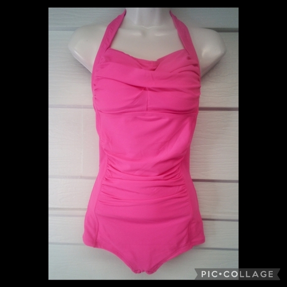 Pink sexy swimsuit. - Picture 5 of 9